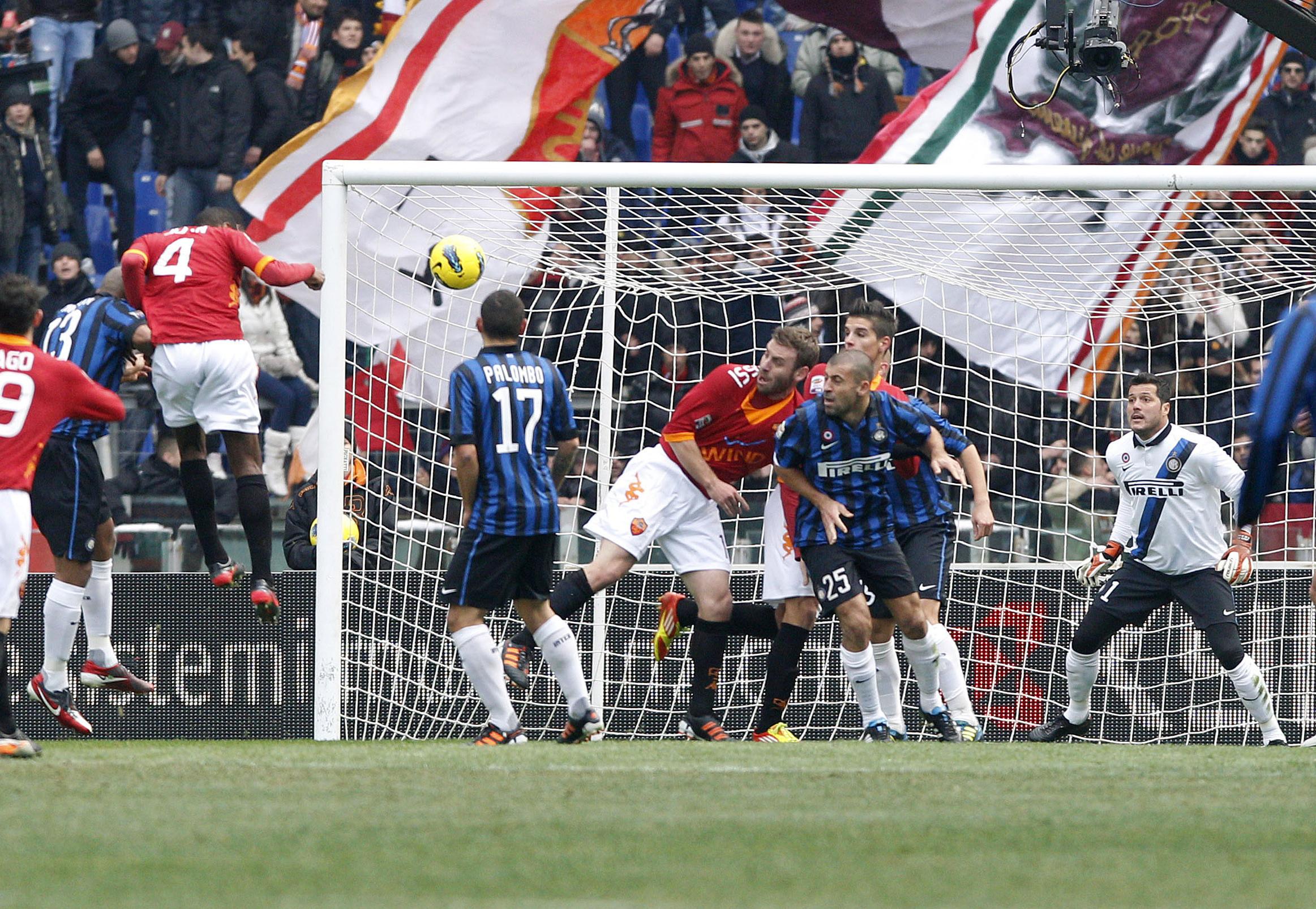 Η Ρόμα κέρασε πίτσα… τέσσερα τυριά, Χ-αμένες Γιούβε, Μίλαν